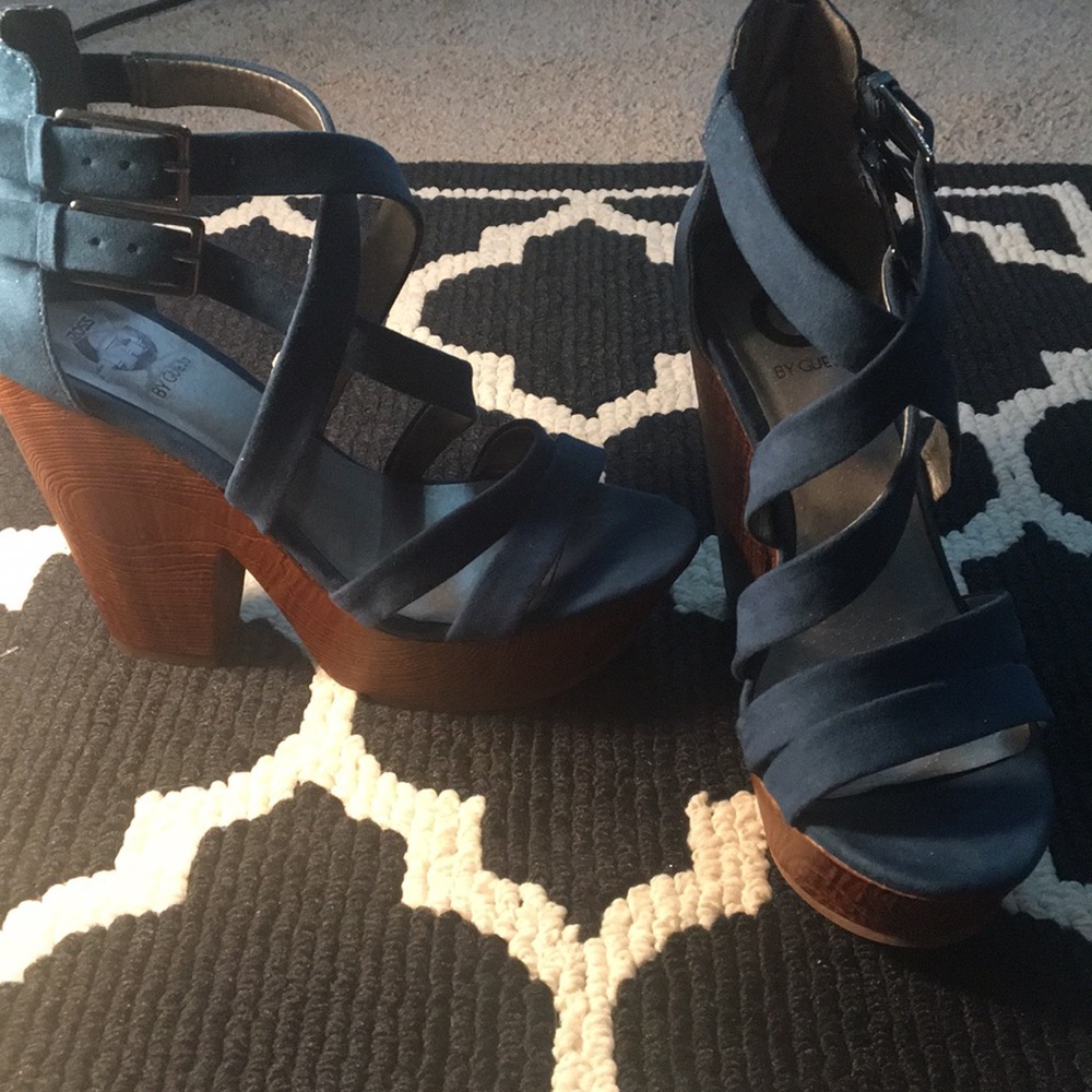 Blue/Green wooden platforms